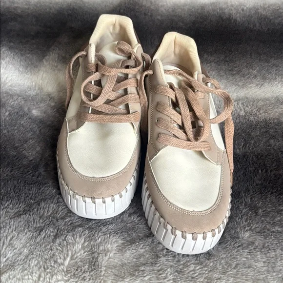 Ilse Jacobsen - Picture 3 of 5